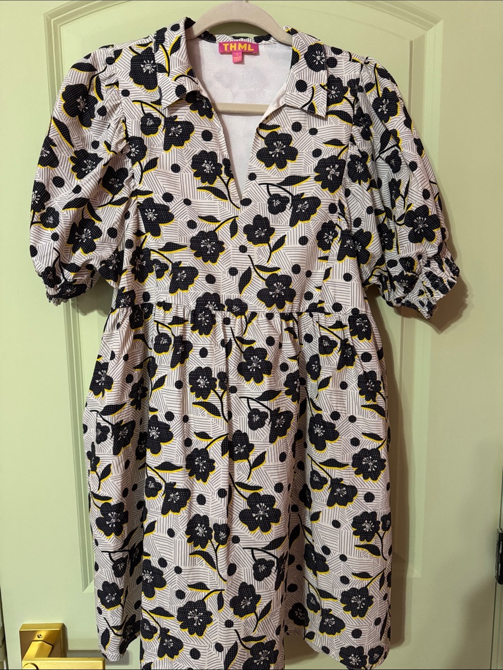 THML Women’s Black, Yellow & White Floral Puff-Sleeve Dress